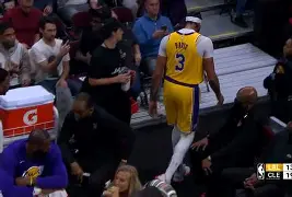 包含浓眉哥赛事官方发布爆冷新规，SKT争议不断！的词条